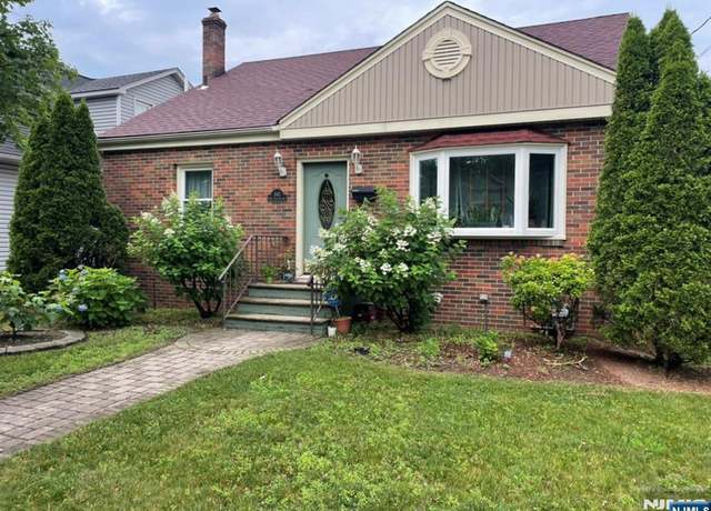 Property at 640 New York Ave, Lyndhurst, NJ 07071, 4 beds, 1.5 baths