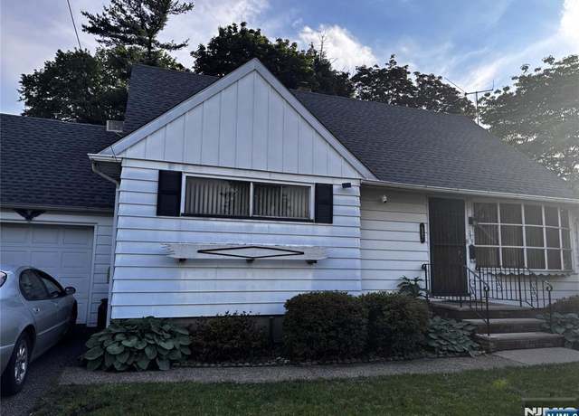 Property at 259 Passaic St, Rochelle Park, NJ 07662, 4 beds, 1 bath