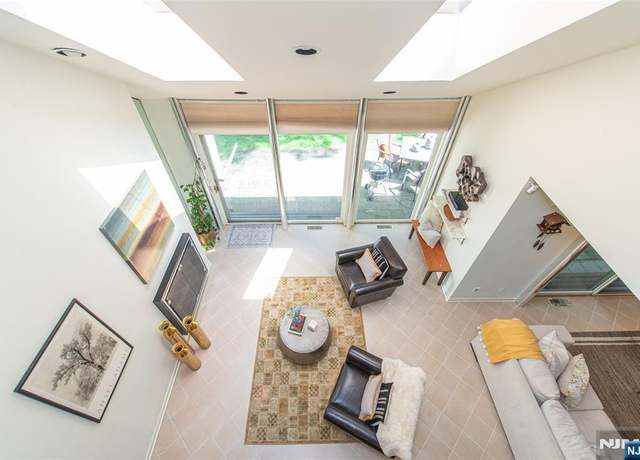Property at 204 Barringer Ct, West Orange, NJ 07052, 3 beds, 3.5 baths