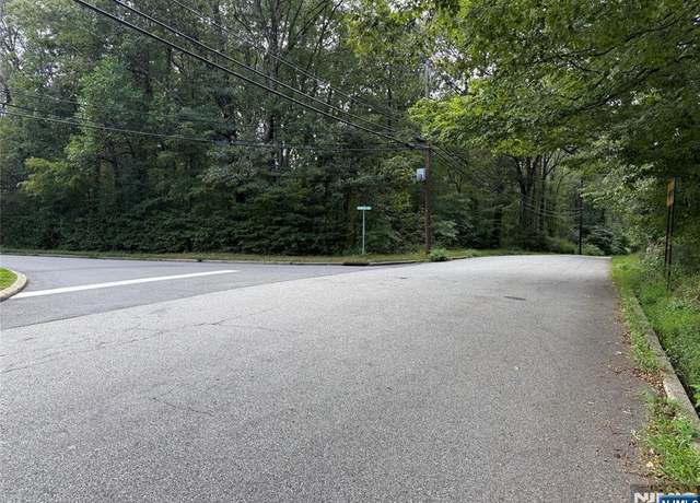 Property at 15 Saw Mill Rd, Kinnelon Borough, NJ 07405