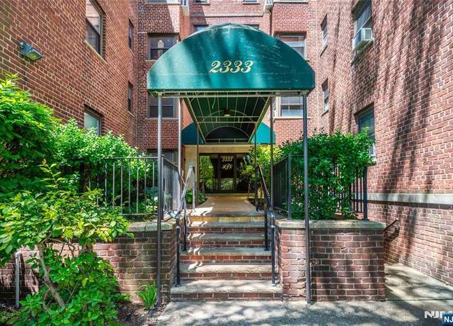 Property at 2333 Hudson Ter Unit A4, Fort Lee, NJ 07024, 2 beds, 1 bath