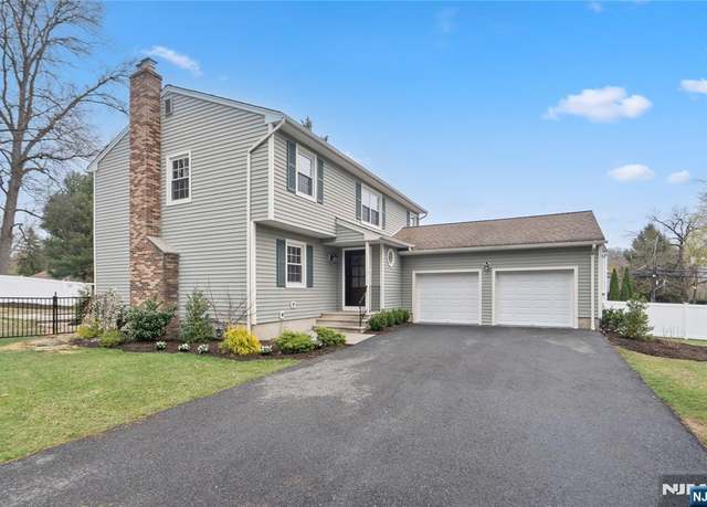 Property at 6 Giegel Ct, Wyckoff, NJ 07481, 4 beds, 3.5 baths