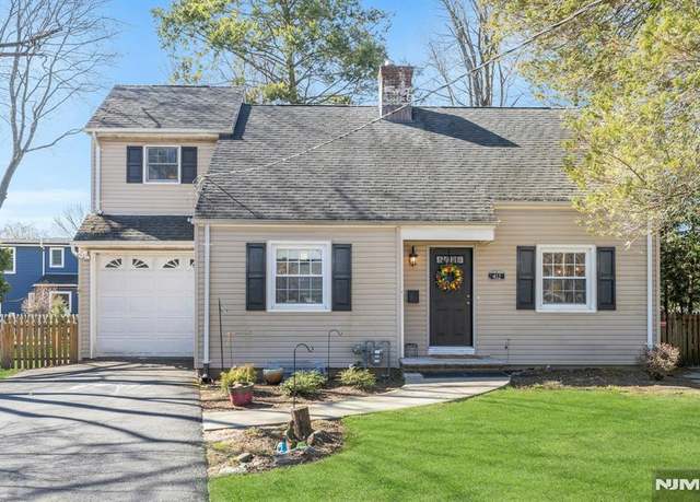 Property at 412 Oxford Ct, Ridgewood, NJ 07450, 3 beds, 2 baths
