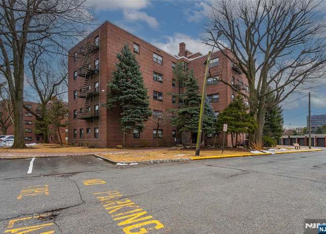 Property at 410 Park Pl Unit 5B, Fort Lee, NJ 07024, 1 bed, 1 bath