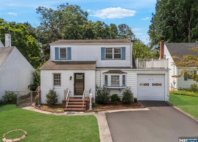 Property at 123 Central Ave, Rochelle Park, NJ 07662, 4 beds, 2 baths