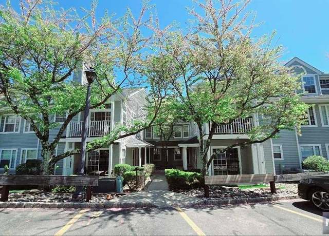 Property at 1366 Oxford St, Mahwah, NJ 07430, 3 beds, 3 baths