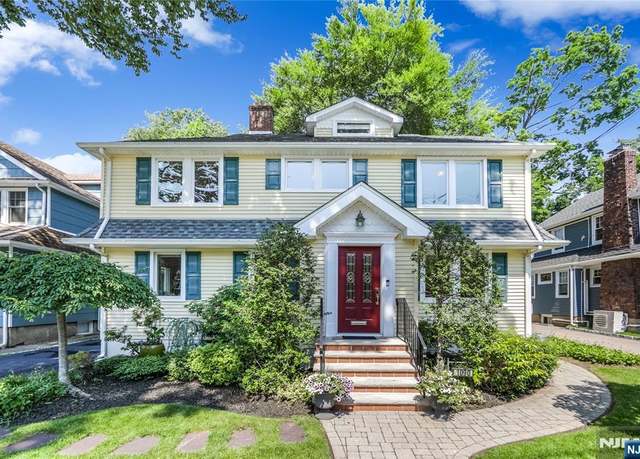 Property at 1090 Sussex Rd, Teaneck, NJ 07666, 4 beds, 2.5 baths