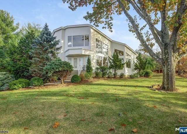 Property at 2 Rainbow Ridge Dr, Livingston, NJ 07039, 4 beds, 4.5 baths