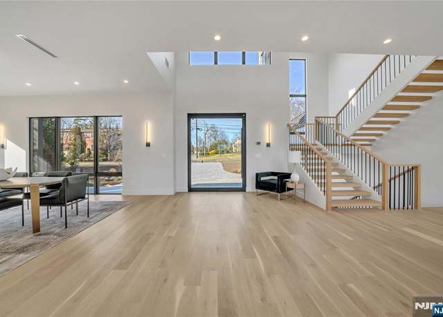 Property at 577 Floyd St, Englewood Cliffs, NJ 07632, 6 beds, 6.5 baths