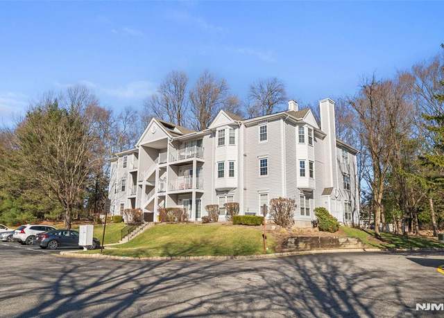 Property at 714 Juniper Way, Mahwah, NJ 07430, 2 beds, 2 baths