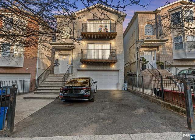 Property at 25 Seabury St, Newark, NJ 07104, 9 beds, 5 baths