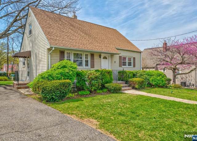 Property at 5 Gregory Ter, Bloomfield, NJ 07003, 4 beds, 2 baths