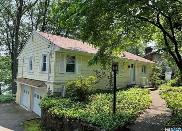 Property at 351 High Crest Dr, West Milford, NJ 07480, 2 beds, 2 baths