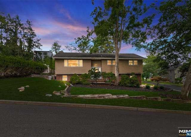Property at 18 Ruth Ln, Demarest, NJ 07627, 4 beds, 2.5 baths
