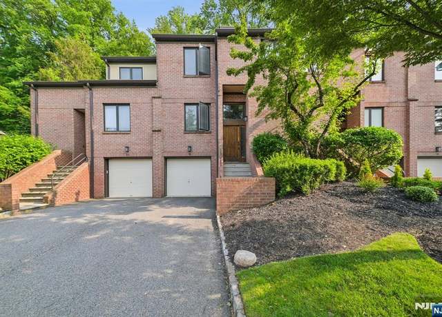 Property at 30 Andrea Dr #30, Caldwell, NJ 07006, 3 beds, 2.5 baths