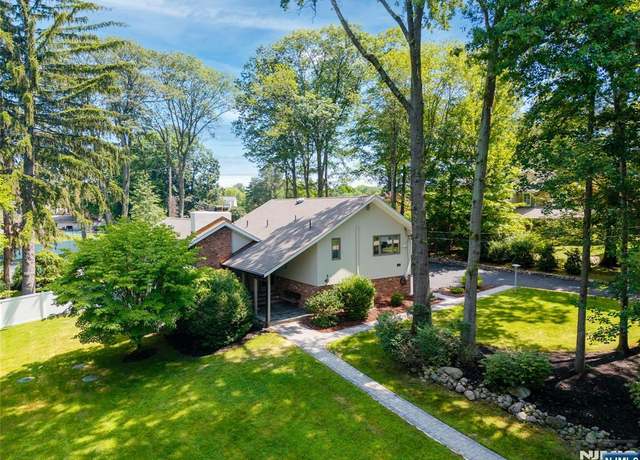 Property at 11 Stevenson Ln, Upper Saddle River, NJ 07458, 4 beds, 2.5 baths