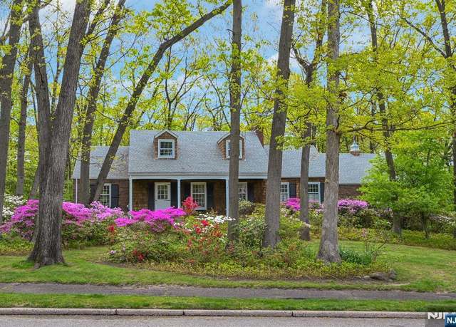 Property at 78 Rose Ave, Woodcliff Lake, NJ 07677, 5 beds, 2.5 baths