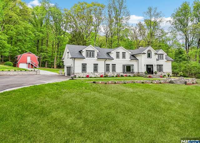 Property at 432 Fox Chase Rd, Chester Township, NJ 07930, 5 beds, 3.5 baths