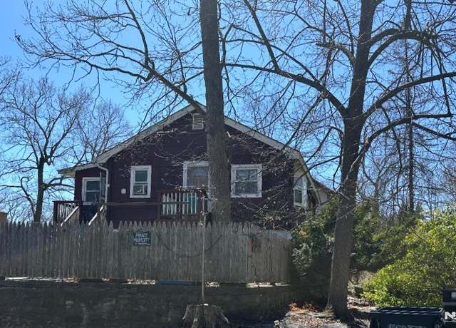 Property at 11 Oak St, Wanaque, NJ 07420, 1 bed, 1 bath