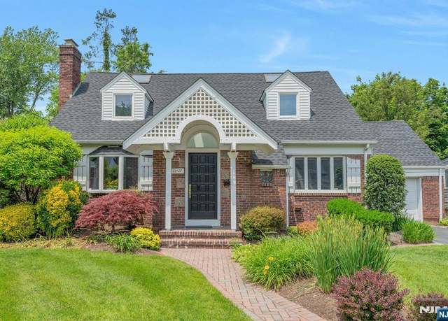 Property at 11-17 Fairhaven Pl, Fair Lawn, NJ 07410, 4 beds, 2 baths