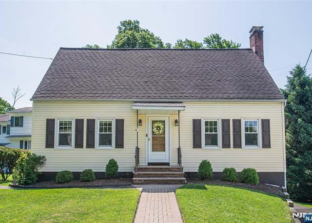 Property at 316 Central Ave, West Caldwell, NJ 07006, 3 beds, 1.5 baths