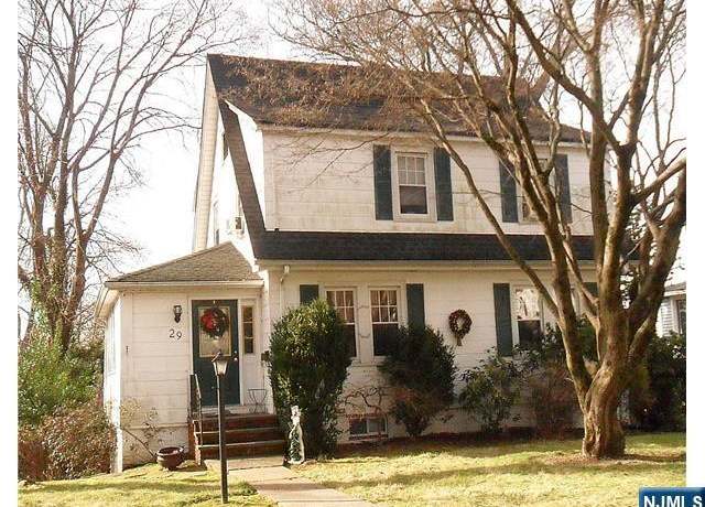 Property at 29 Westview Ter, Midland Park, NJ 07432, 3 beds, 2.5 baths