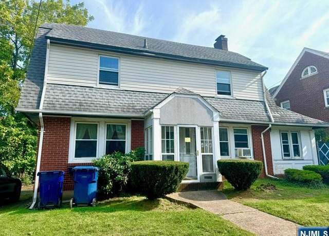 Property at 424 Prospect Ave, Hackensack, NJ 07601, 4 beds, 1.5 baths