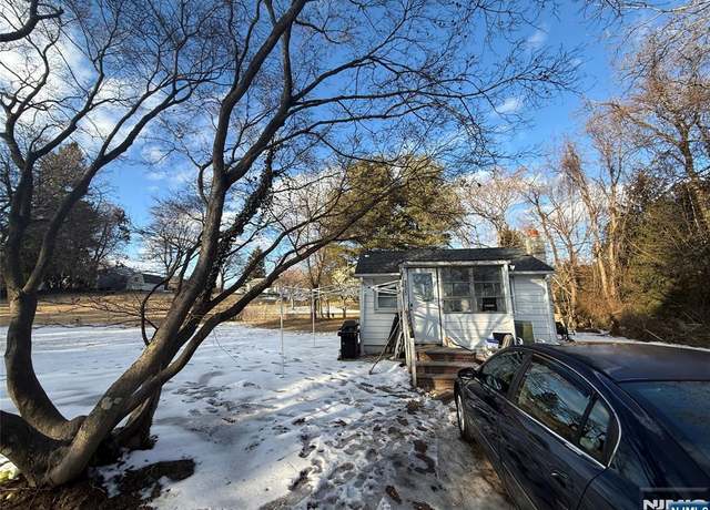 Property at 235 Garside Ave, Wayne, NJ 07470, 2 beds, 1 bath