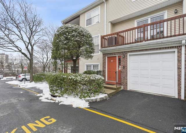 Property at 556 Ridge Ln #5212, Fort Lee, NJ 07024, 2 beds, 2.5 baths