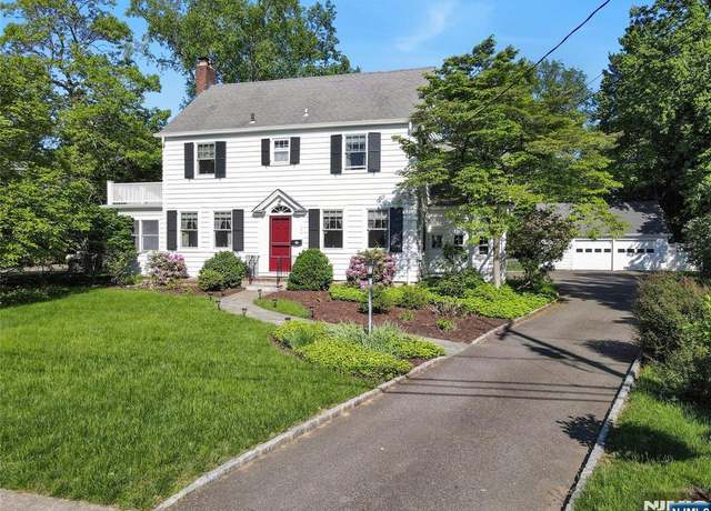 Property at 115 Summit St, Norwood, NJ 07648, 4 beds, 3.5 baths