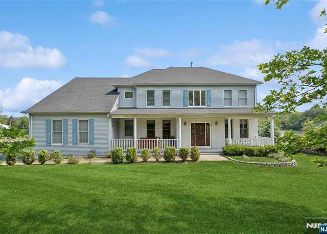 Property at 7 Cranberry Ct, North Haledon, NJ 07508, 5 beds, 3 baths