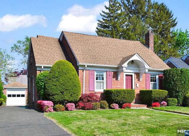 Property at 59 Merritt Ave, Dumont, NJ 07628, 3 beds, 2 baths