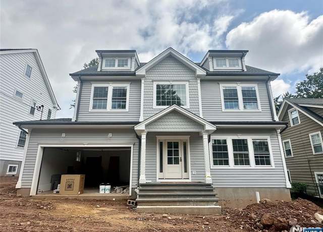 Property at 13 Collinwood Rd, Maplewood, NJ 07040, 6 beds, 4.5 baths