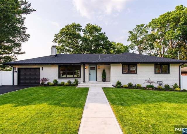 Property at 12 Hillcrest Dr, Little Falls, NJ 07424, 5 beds, 4 baths