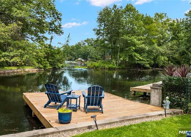 Property at 48 Seneca Trl, Denville Township, NJ 07834, 3 beds, 2.5 baths