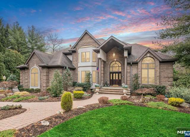 Property at 23 Horizon Dr, Wayne, NJ 07470, 5 beds, 4.5 baths