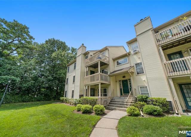Property at 11 Evergreen Dr, Clifton, NJ 07014, 2 beds, 2 baths