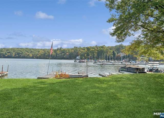 Property at 1902 Greenwood Lake Tpke, West Milford, NJ 07421, 3 beds, 1.5 baths