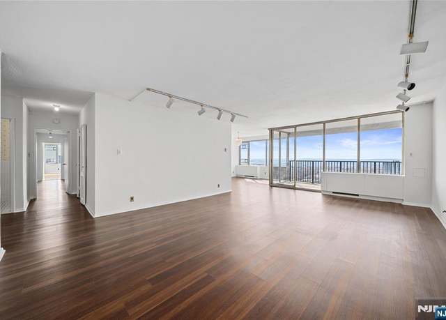 Property at 6 Horizon Rd #2402, Fort Lee, NJ 07024, 3 beds, 2.5 baths