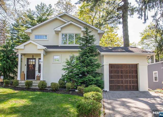 Property at 22 Overlook Rd, Caldwell, NJ 07006, 4 beds, 3 baths