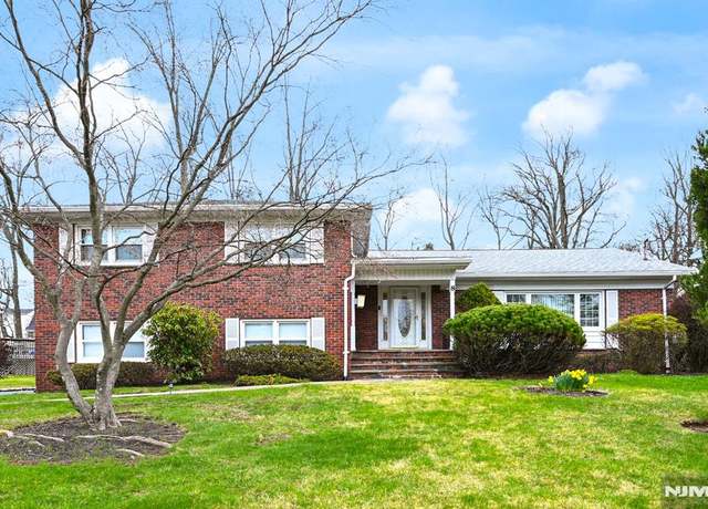 Property at 8 Hepworth Pl, West Orange, NJ 07052, 5 beds, 3.5 baths