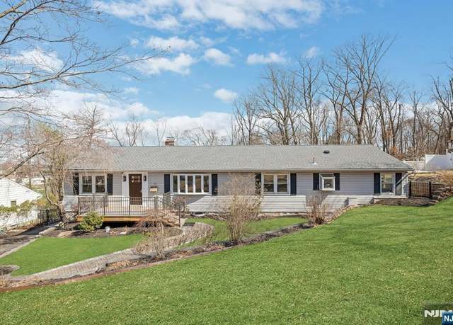 Property at 33 Hillcrest Ter, Lincoln Park Borough, NJ 07035, 5 beds, 3 baths