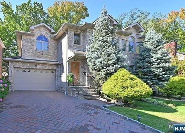 Property at 272 Slocum Way, Fort Lee, NJ 07024, 4 beds, 3.5 baths