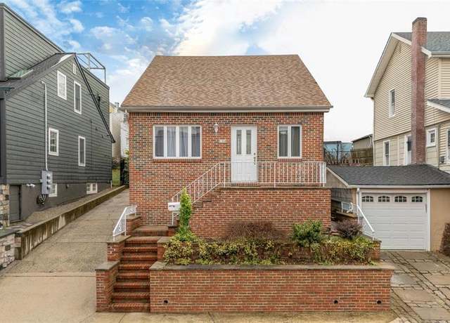 Property at 135 Forest St, Kearny, NJ 07032, 3 beds, 2.5 baths