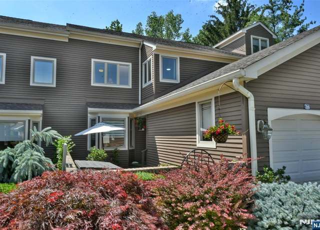 Property at 266 Westervelt Ln, Mahwah, NJ 07430, 3 beds, 3.5 baths