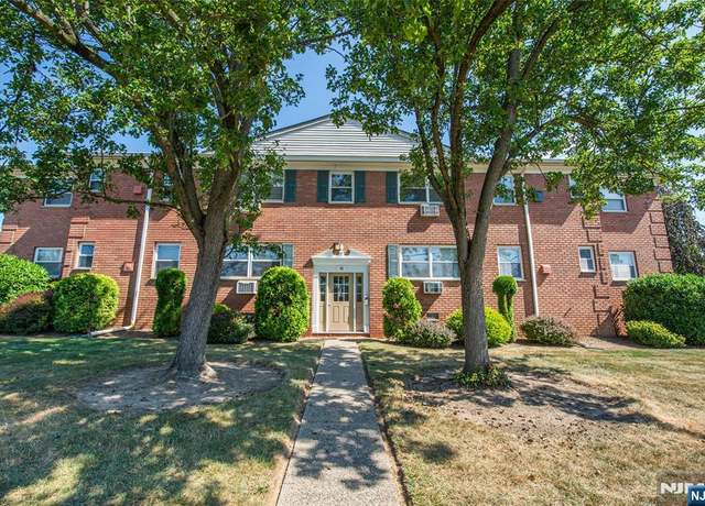 Property at 16 Knox Ter Unit 2D, Wayne, NJ 07470, 1 bed, 1 bath