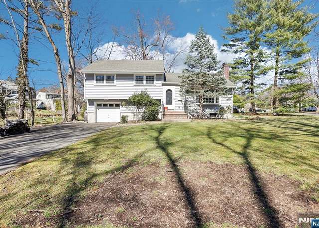 Property at 1 Diamond Ct, Glen Rock, NJ 07452, 3 beds, 2.5 baths