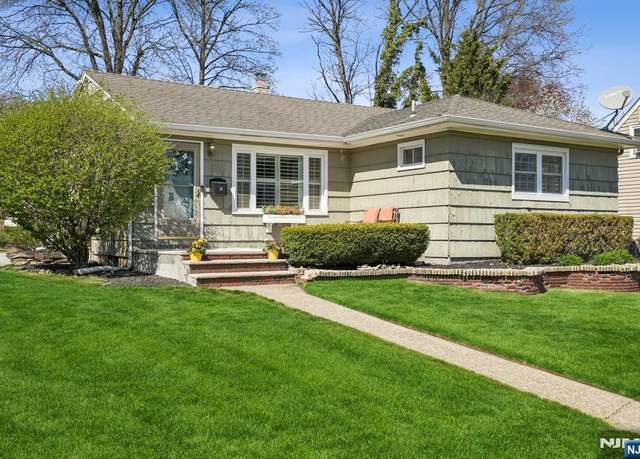 Property at 19 Whitman St, Bloomfield, NJ 07003, 3 beds, 1.5 baths
