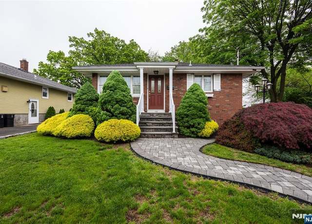 Property at 162 Bogert St, Totowa, NJ 07512, 2 beds, 1.5 baths