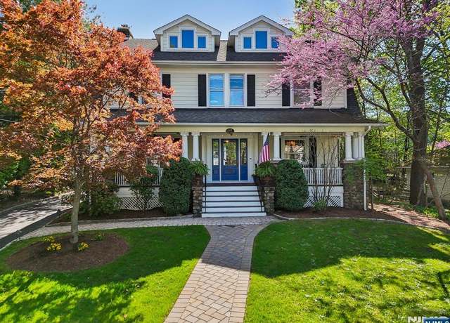 Property at 153 Hope St, Ridgewood, NJ 07450, 6 beds, 4 baths